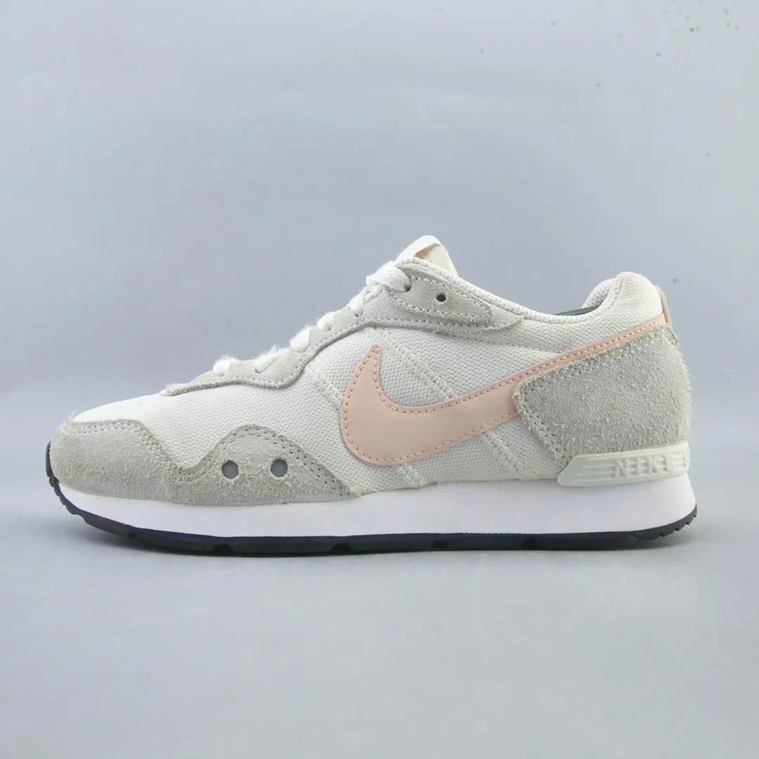 NIKE  VENTURE RUNNE Commuter Life