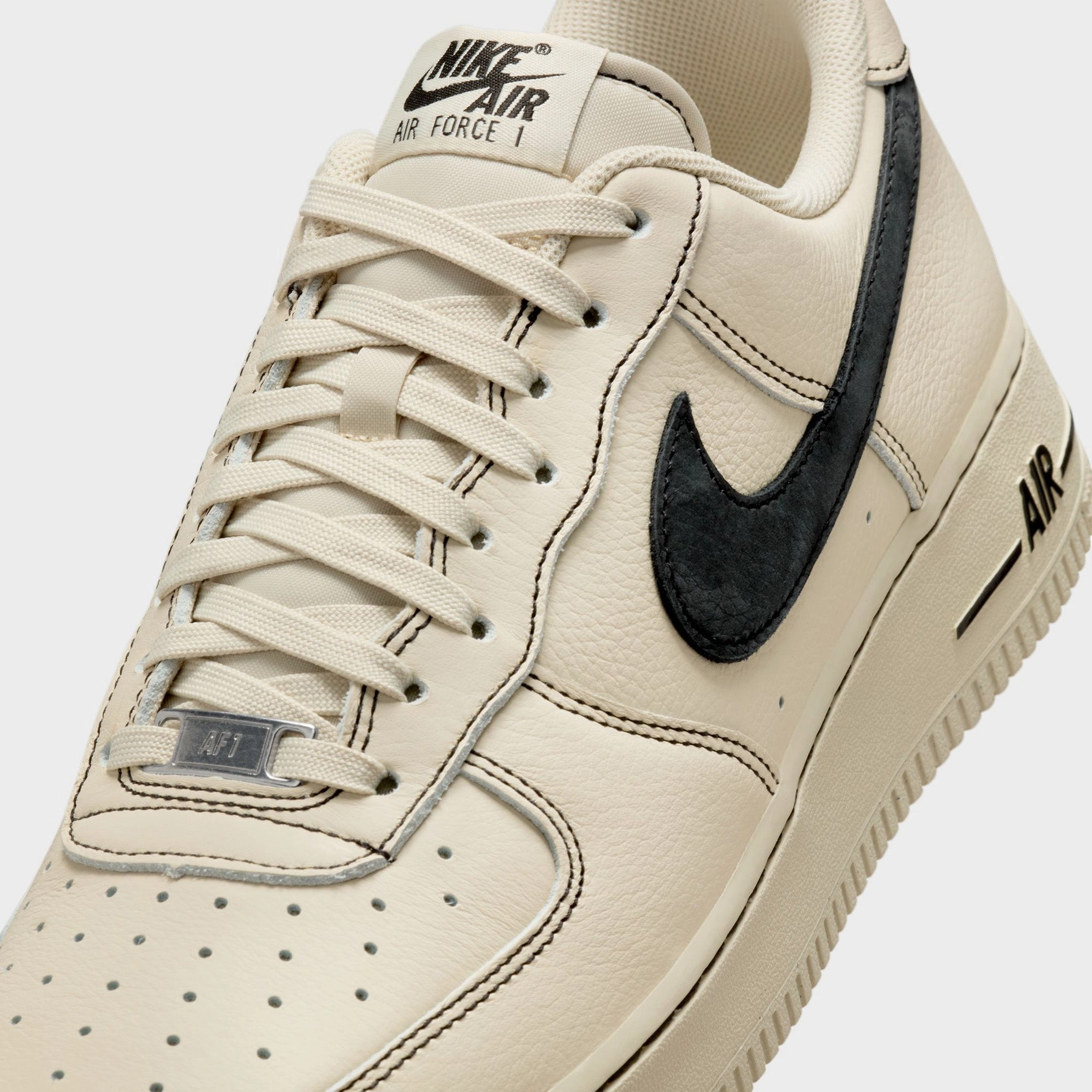 Responsive Cushioning System carbon fiber plate Nike Air Force 1 '07 LV8 Light Khaki / Black