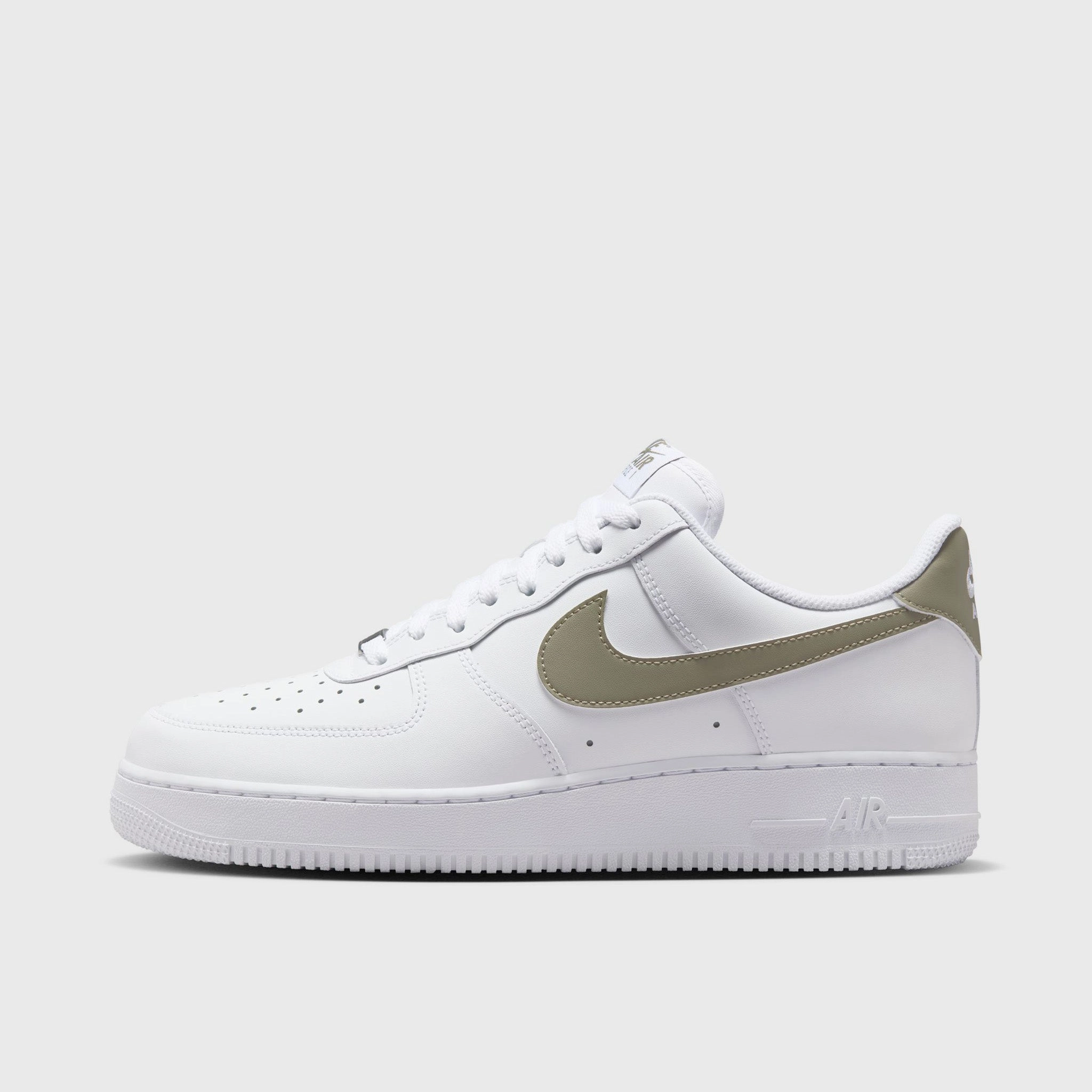 Lightweight Material Ventilation Ports Structure Nike Air Force 1 '07 White / Light Army