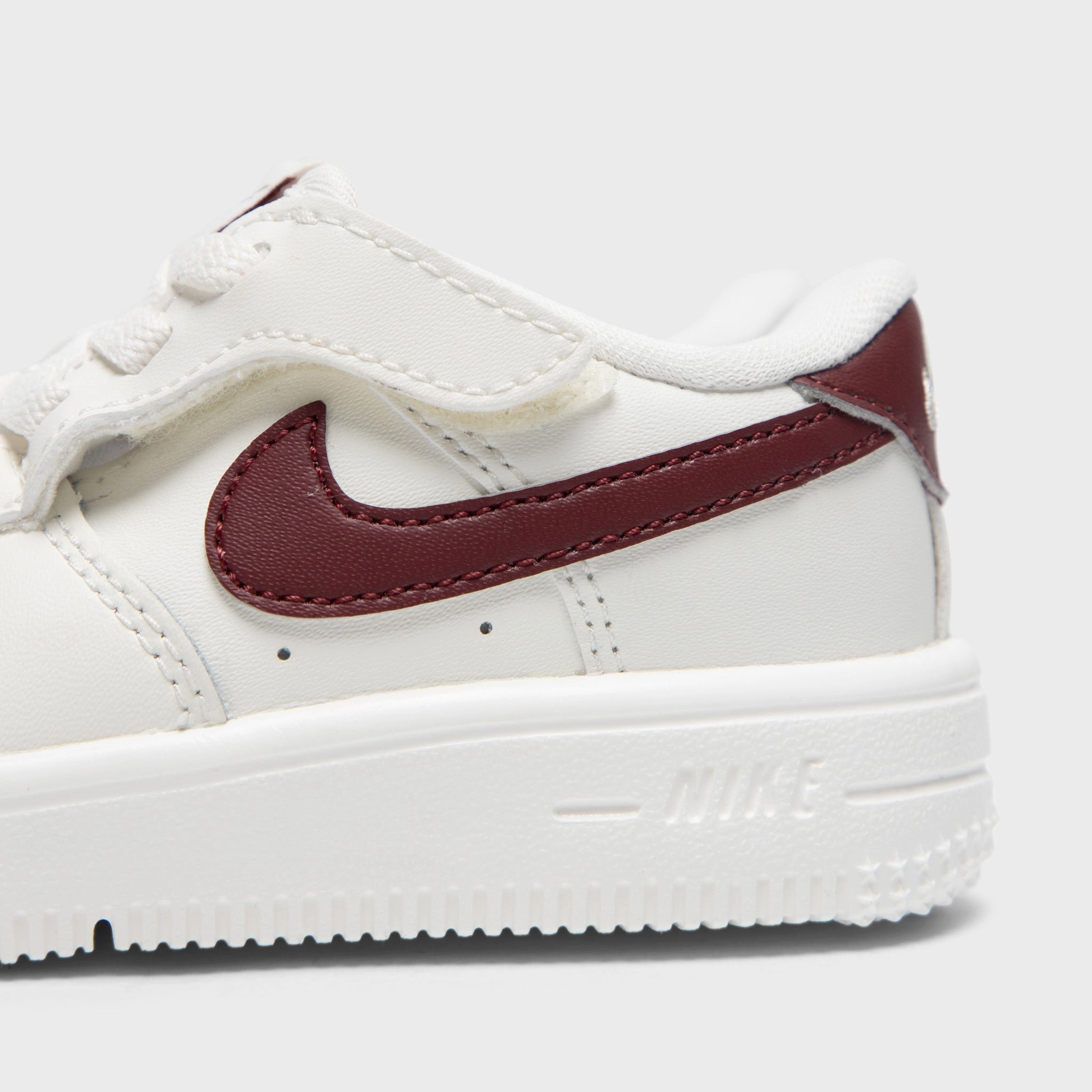 Soft Insole Stability Tech Mesh Nike Air Force 1 Low Easyon TD Sail / Dark Team Red