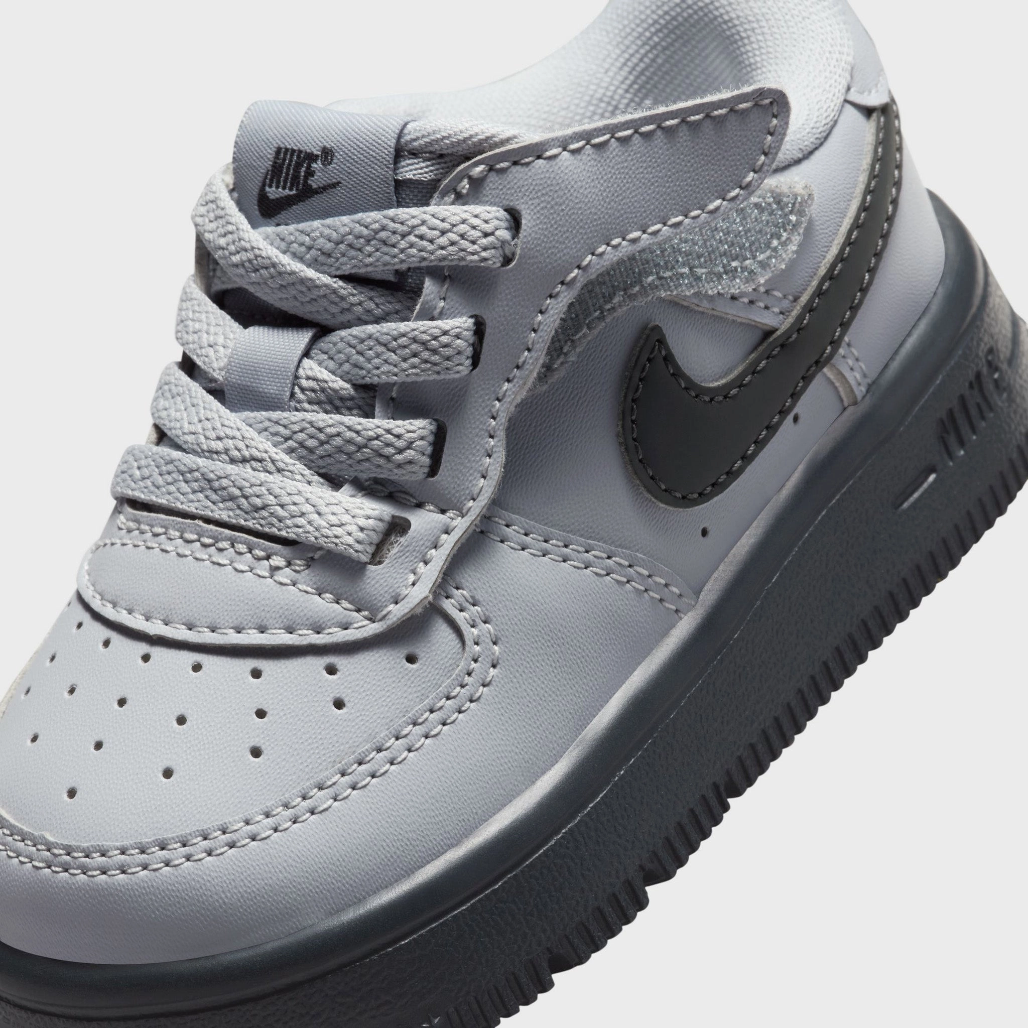 Nike Air Force 1 Low Easyon TD Wolf Grey / Dark Smoke Grey 360 Degree Breathability Clutch Play