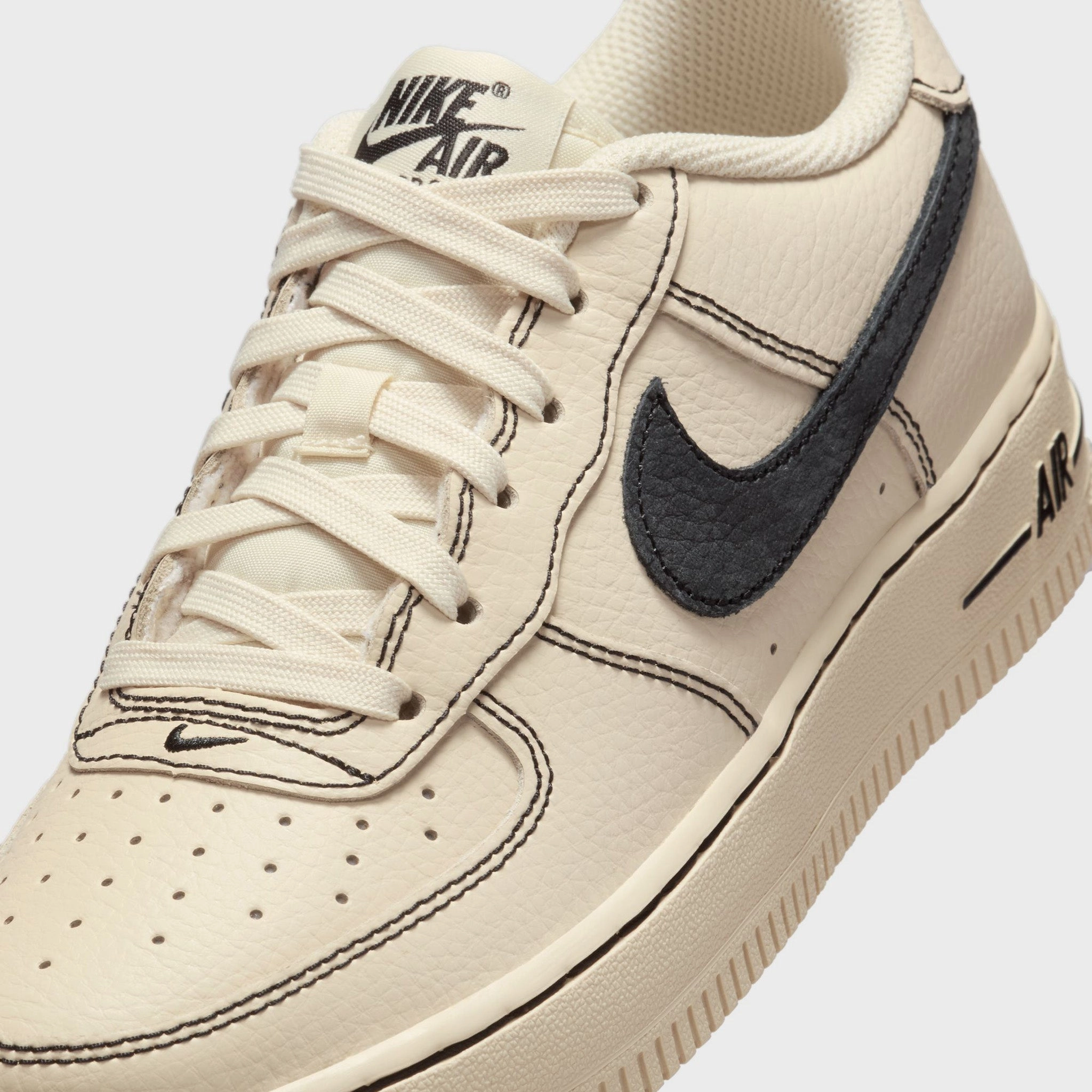 Nike Air Force 1 LV8 4 GS Light Khaki / Black Comfortable fasteners