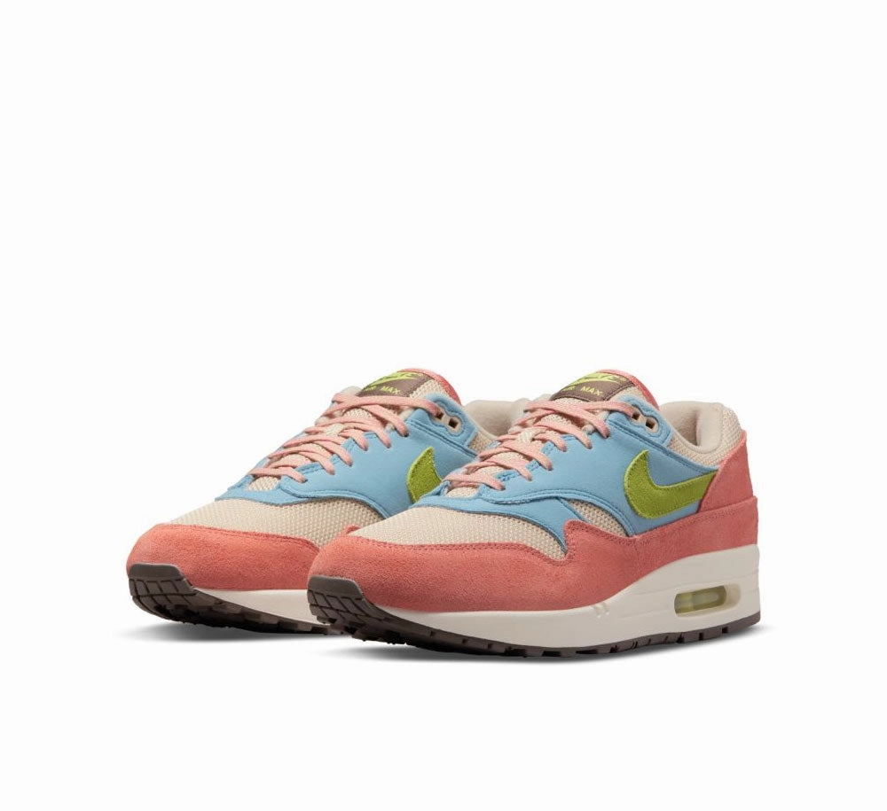 NIKE AIR MAX 1 Busy Lifestyle