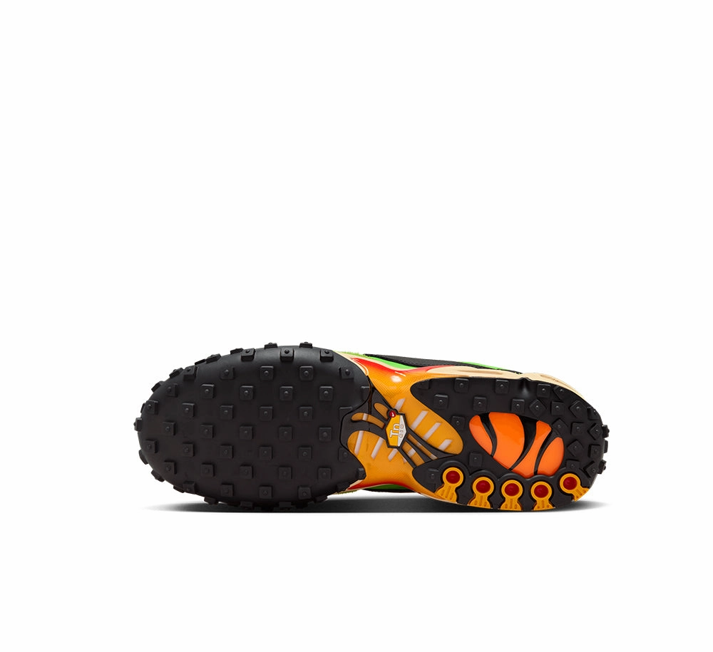 Nike Air Max Waffle SP Look Walk