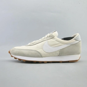 Urban Look Fast pace NIKE DAYBREAK