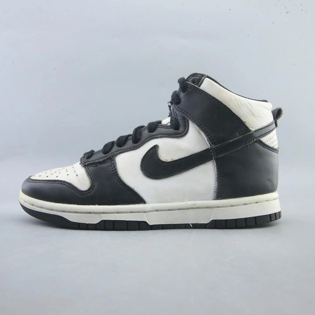 Chic Look Leaf Path NIKE DUNK HIGH