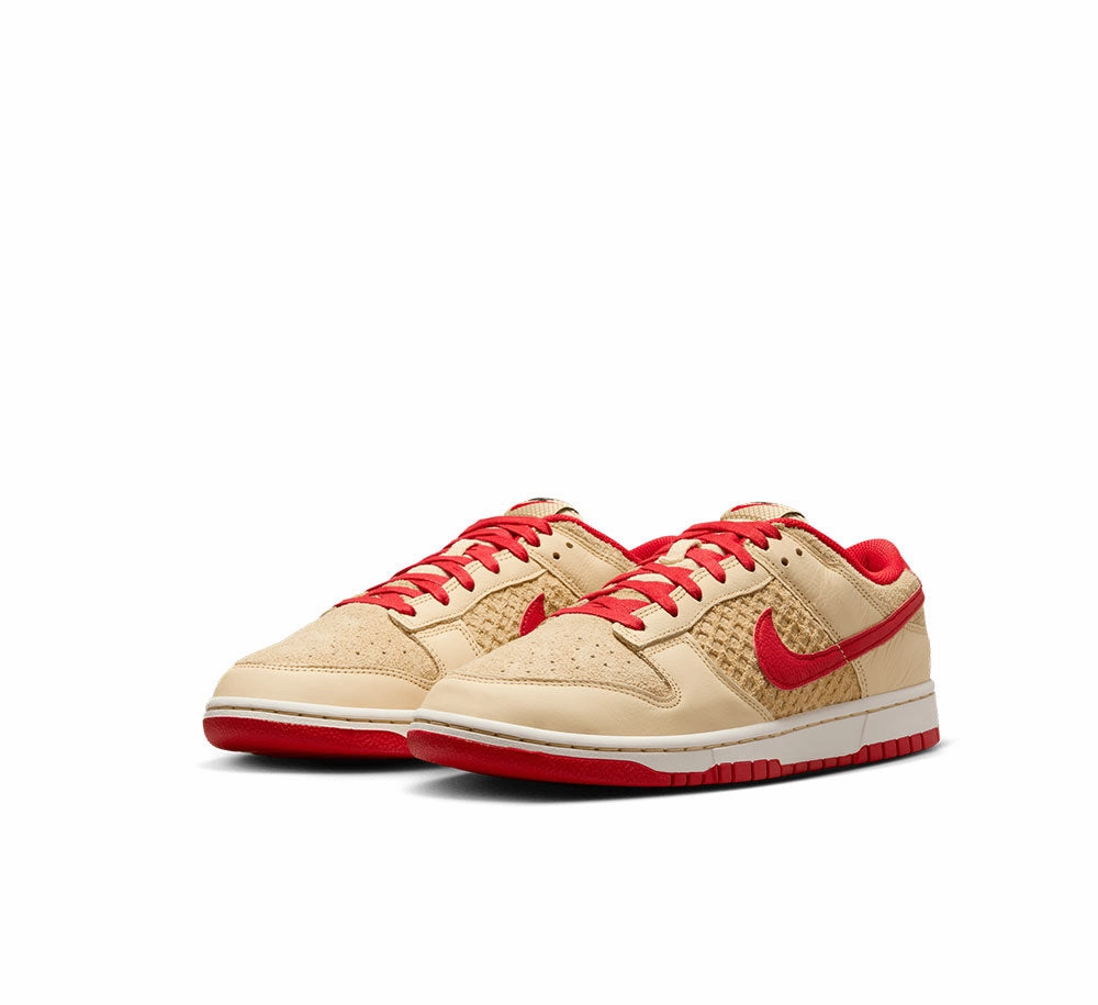 Nike Dunk Low Retro SE Bold Detail Quick Lace Mechanism