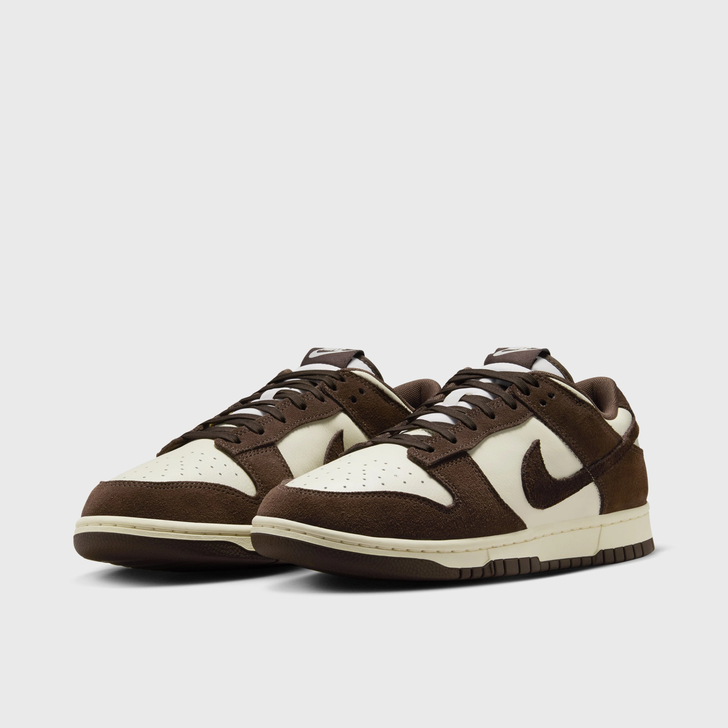 Microfiber Layered Upper Nike Dunk Low Retro SE Pale Ivory / Baroque Brown