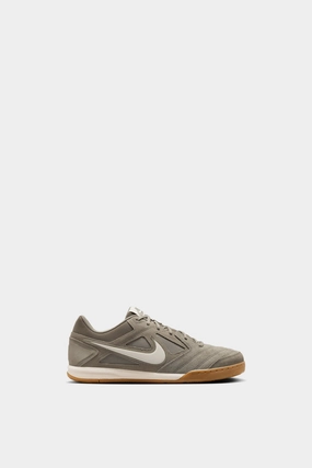 River Step Flat Design Nike Gato