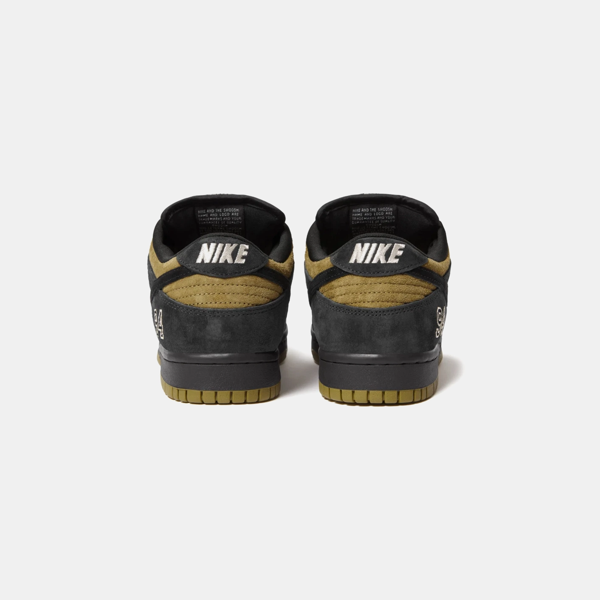 Flexible Outsole Nike SB Dunk Low Supreme 94 Camper Green