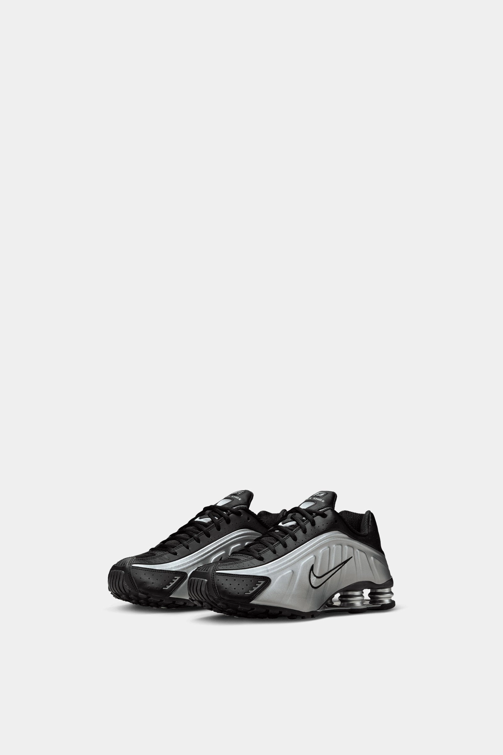 Smooth Entry Nike Shox R4
