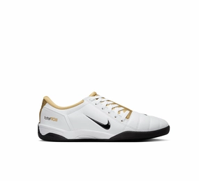 Soft Base Padded Tongue Design Nike Total 90 SP