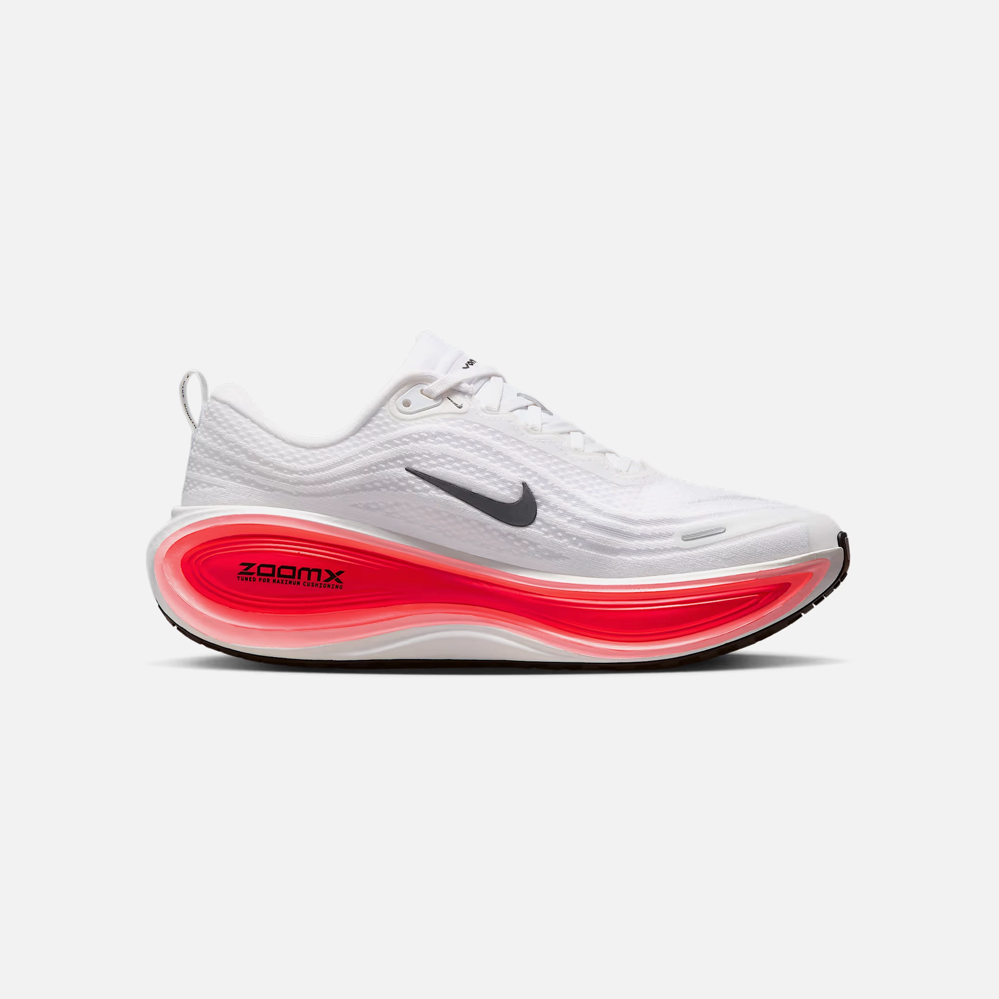 Travel Routine Nike Vomero Plus White/Bright Crimson/Metallic Silver/Black