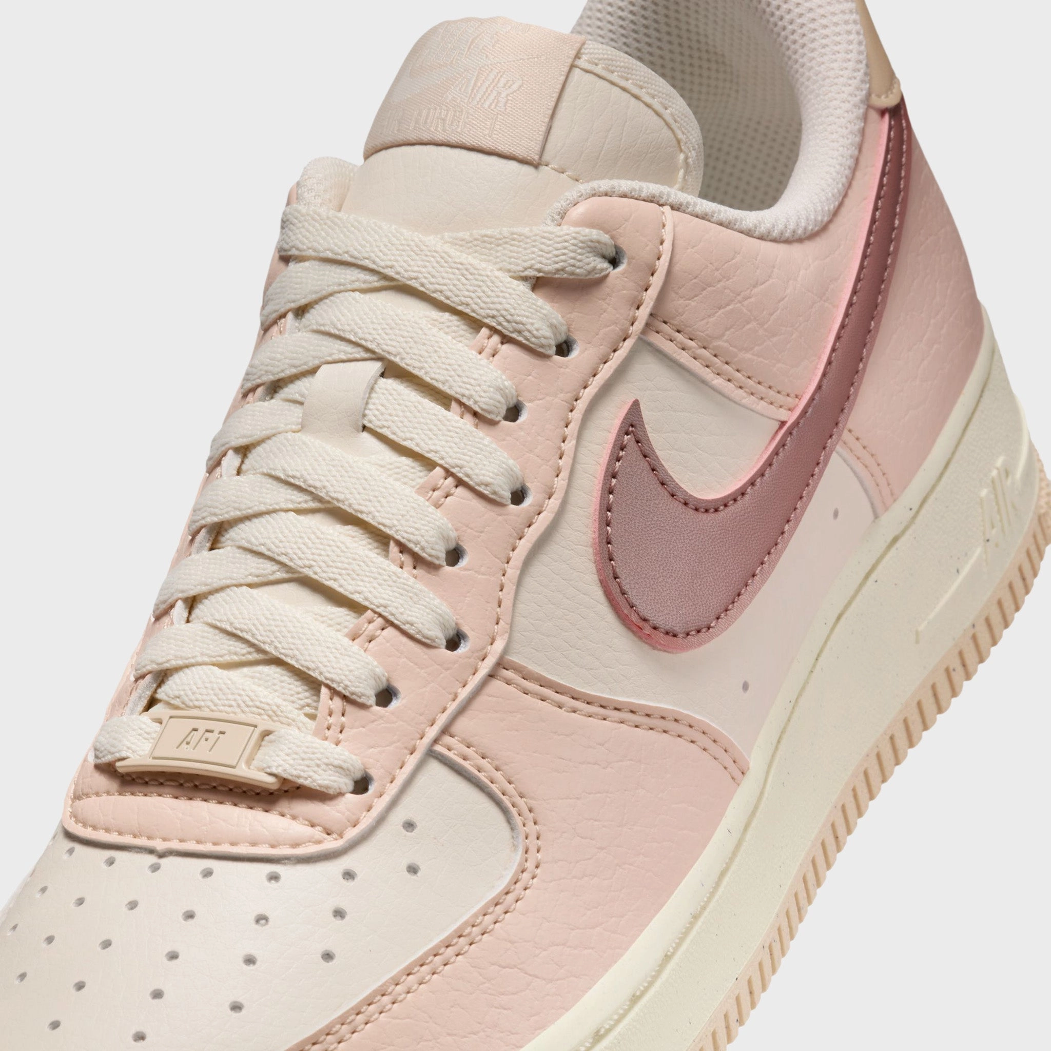 Seamless Structure Power Dunk Nike Women's Air Force '07 Soft Pearl / Particle Pink - Pearl