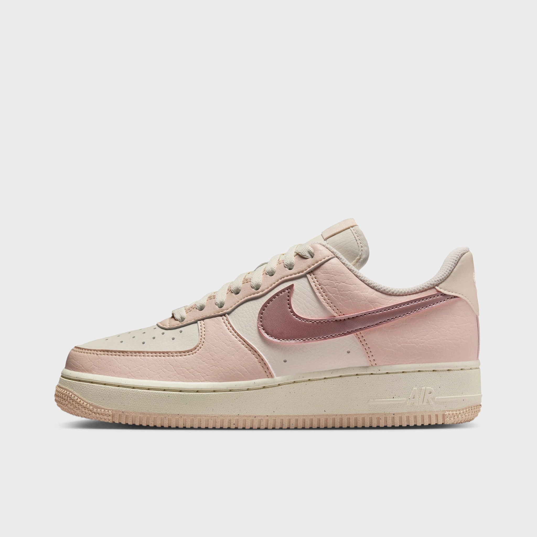 Comfort Driven Fit Flex Zones Engineering Nike Women's Air Force '07 Soft Pearl / Particle Pink - Pearl