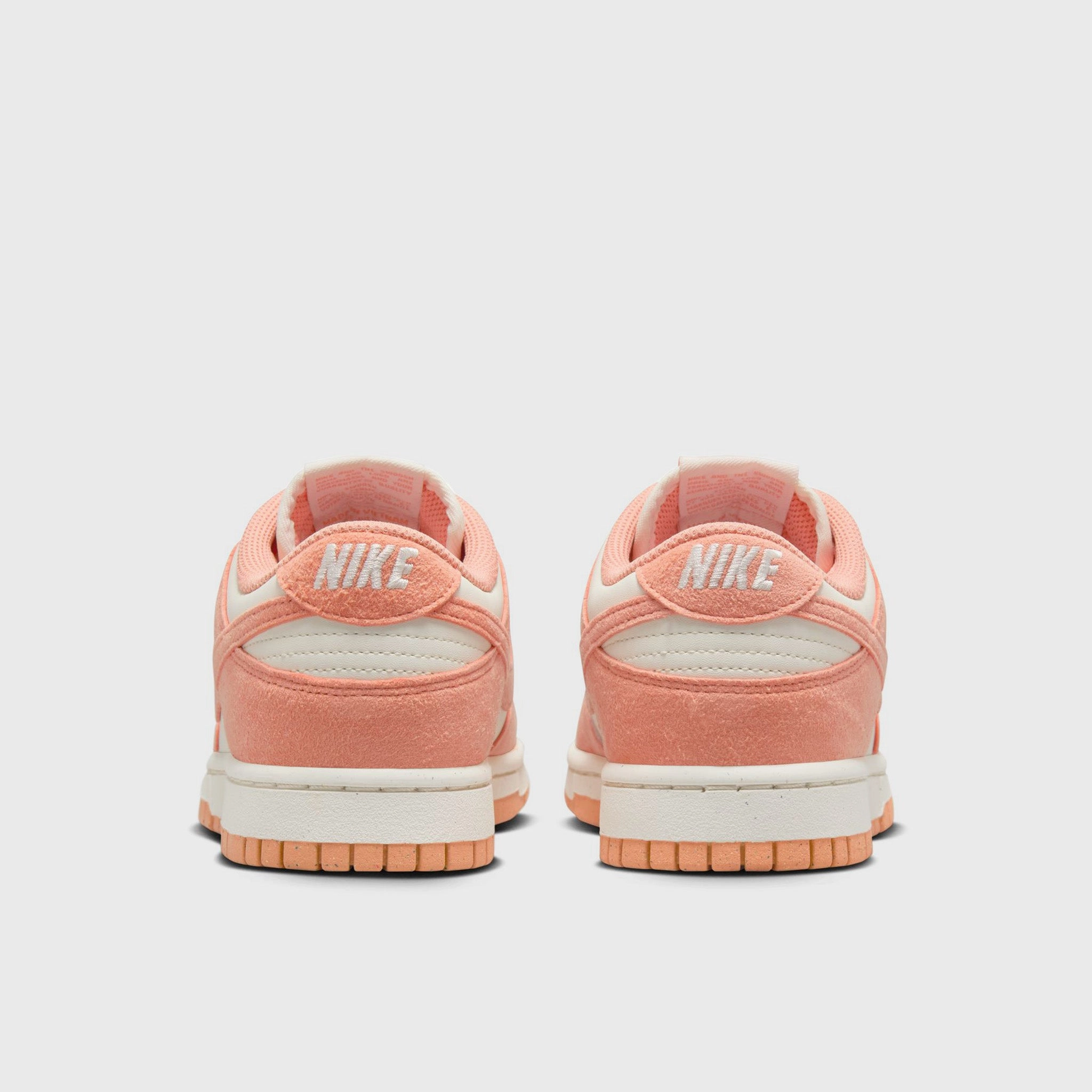 Secure Fit Layer Nike Women's Dunk Low Soft Pearl / Apricot Agate - White