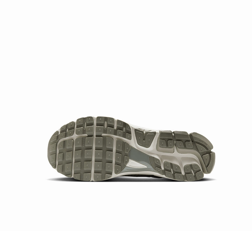 Go Style Nike Zoom Vomero 5