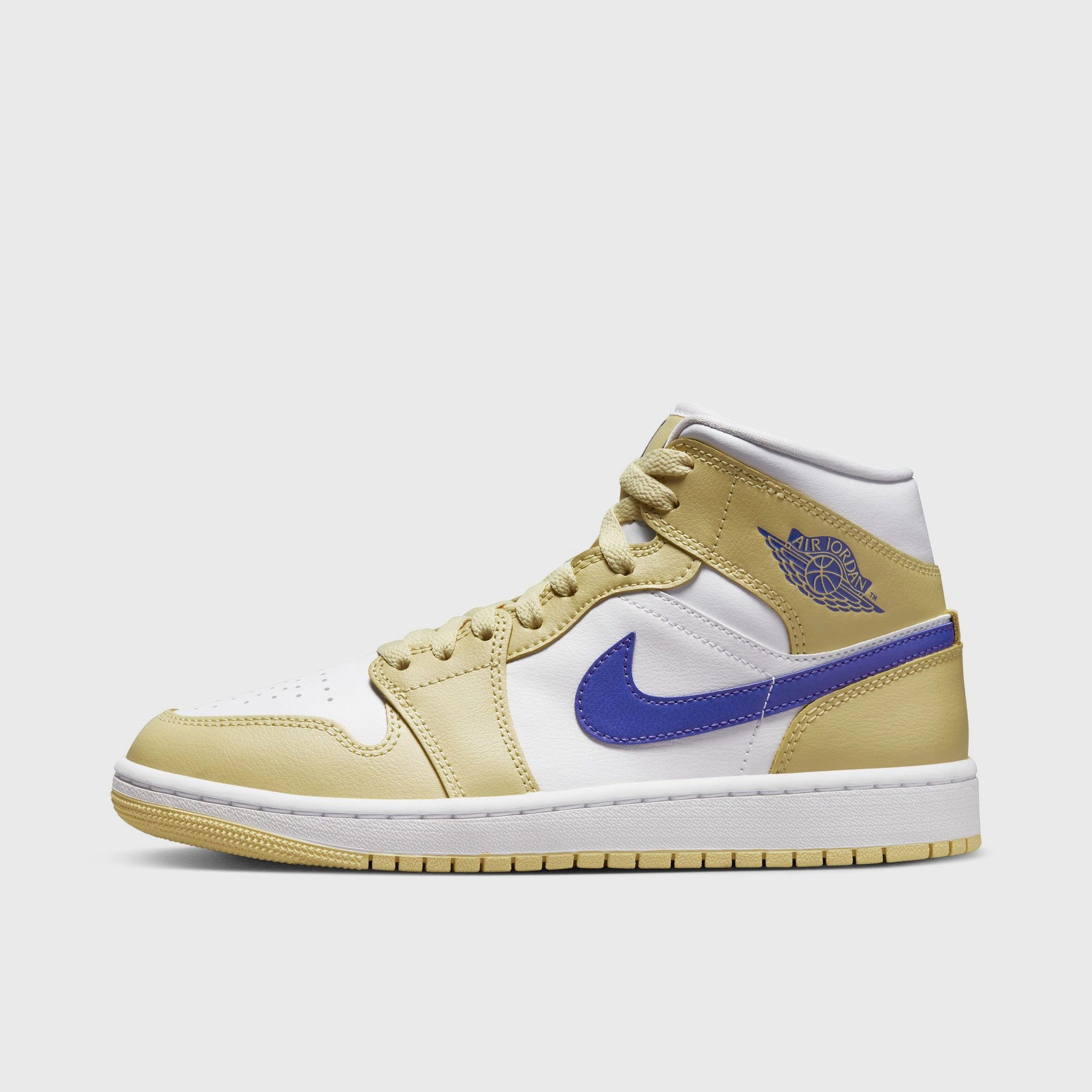 Stylish Look Zip   Up Style Jordan Women's 1 Mid Lemon Wash / White - Lapis