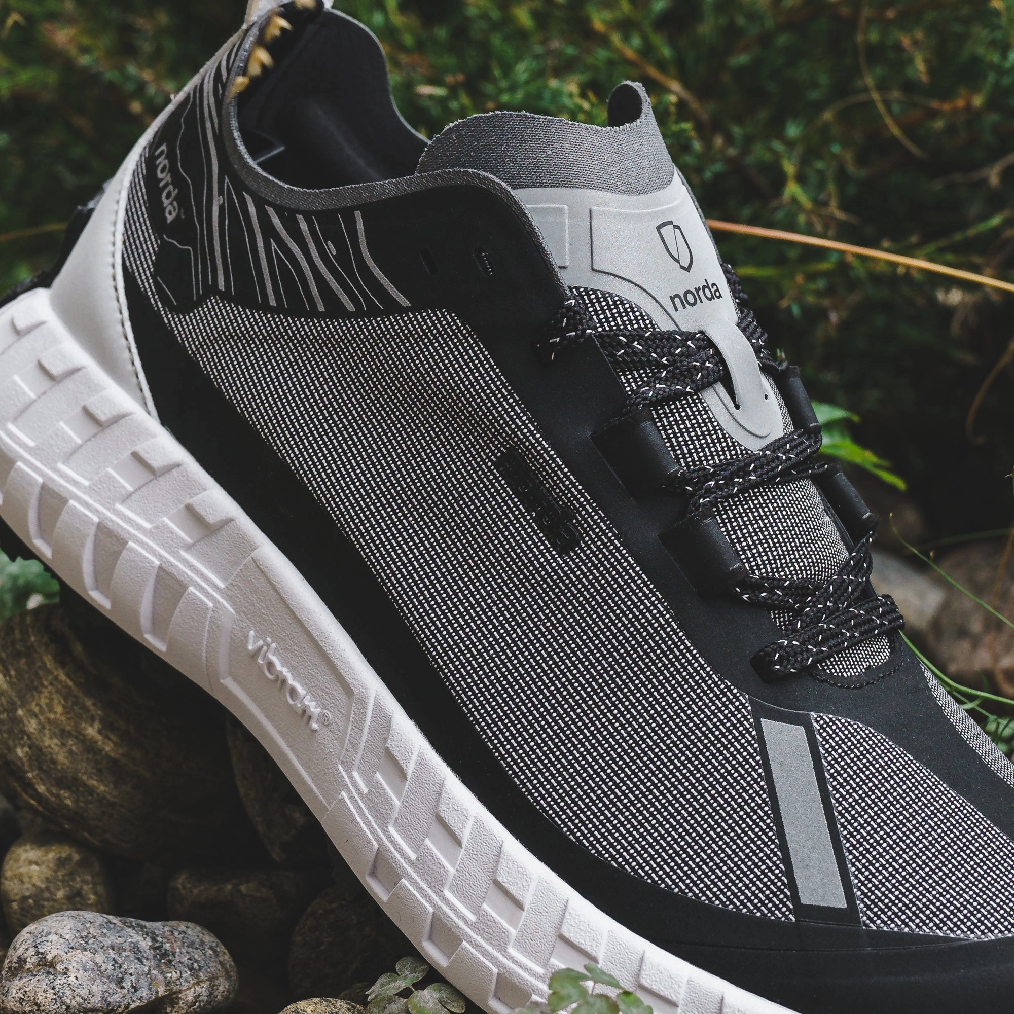 Hydrophobic coating Stability Control Feature Norda Men 001 Black