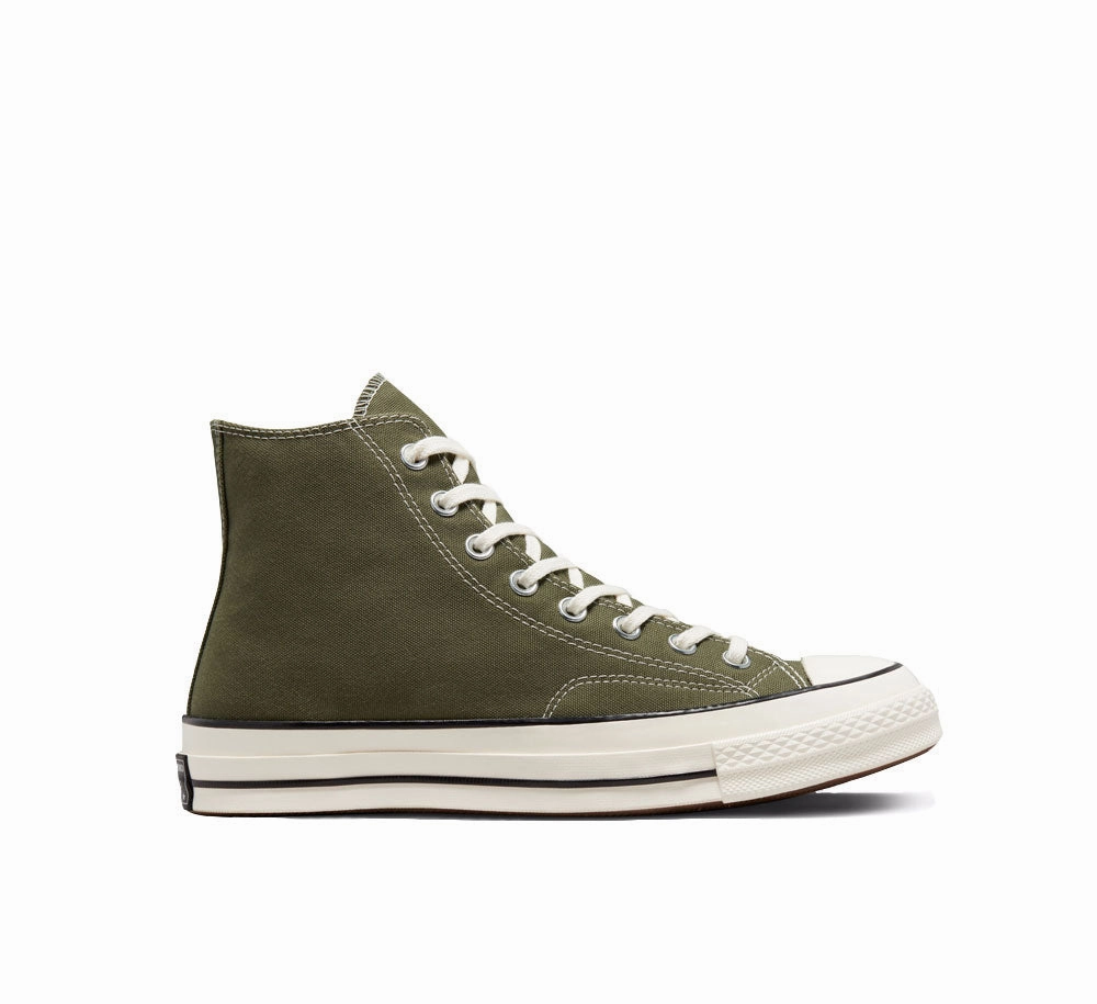 Street Pic CHUCK 70 HI