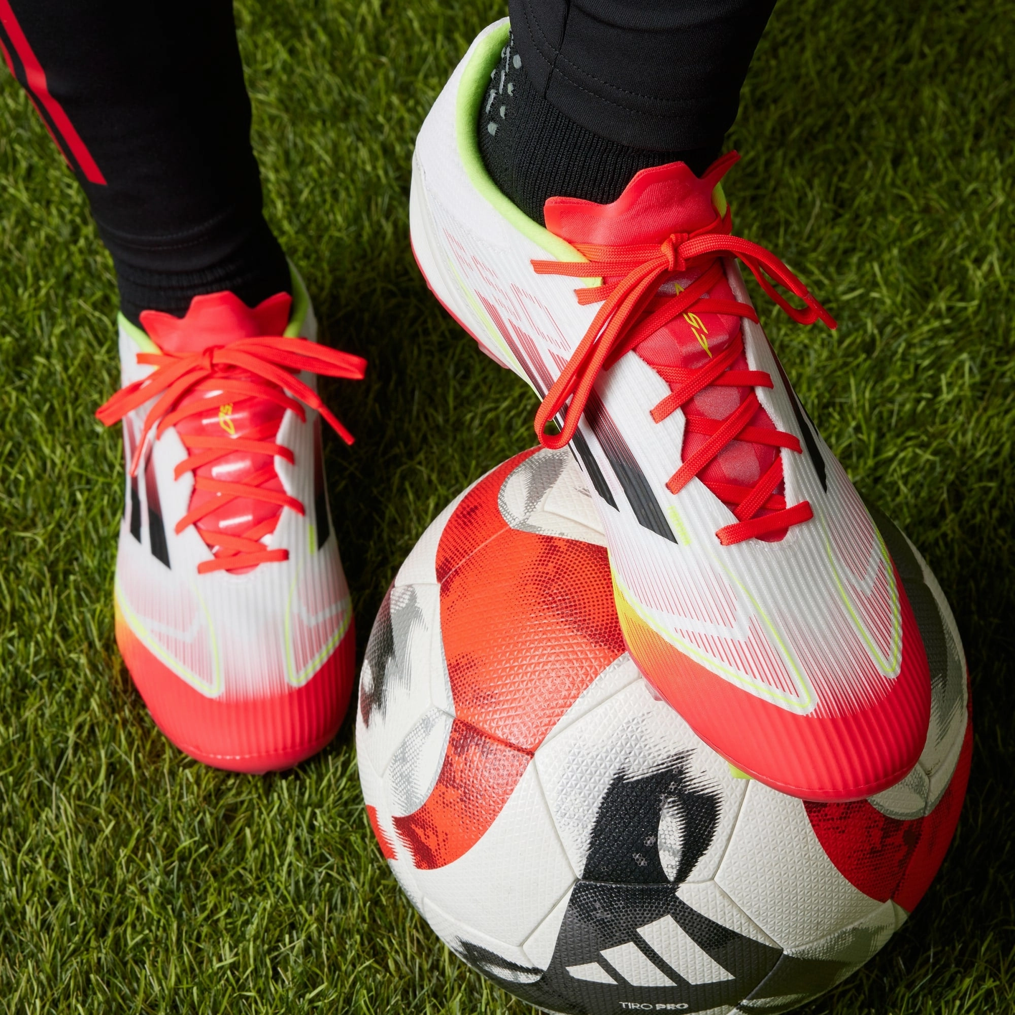 wet conditions Adidas Men's F50 P3 League White/Black Football Boots