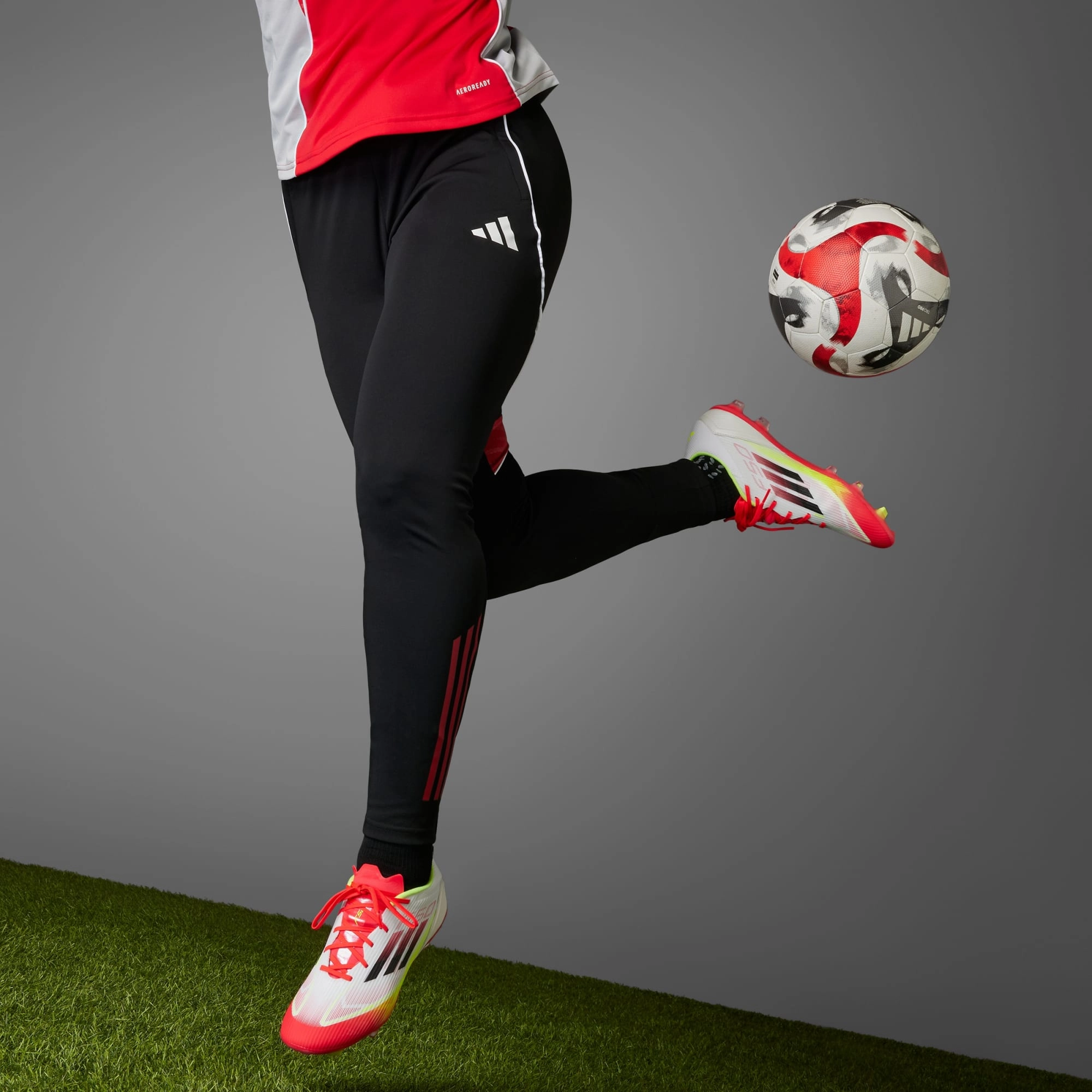 Warm Up Adidas Men's F50 P3 League White/Black Football Boots