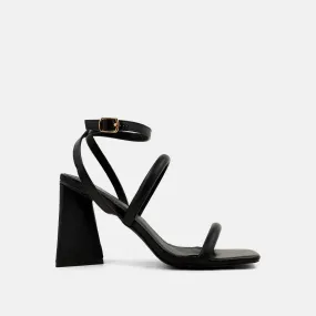 Evangeline Heel In Black Runway Queen Trendy Vibe