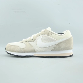 NIKE MD RUNNER 2 Fashionable Weather Friendly