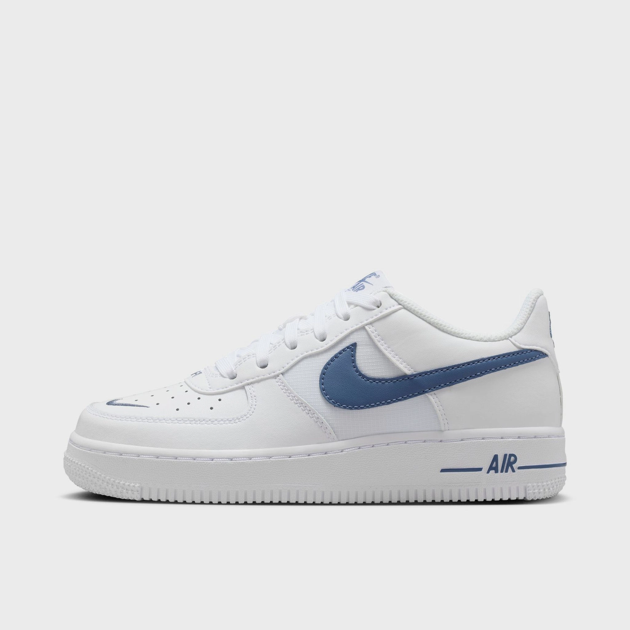 Quick Pivoting Strong Finish Nike Air Force 1 GS White / Diffused Blue