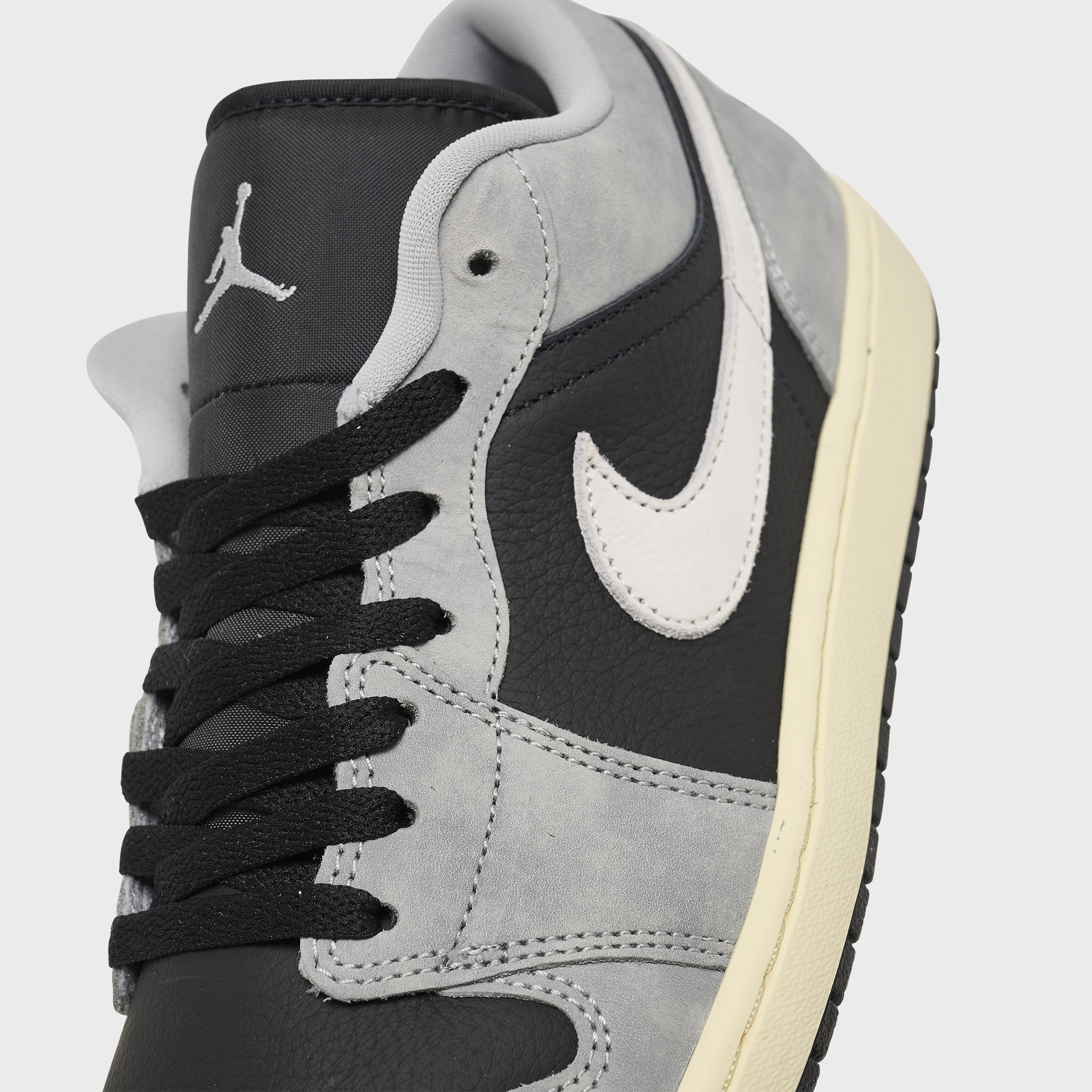 Rocker sole geometry Energy Return Sole System Air Jordan 1 Low SE Light Smoke Grey / Black - Sail