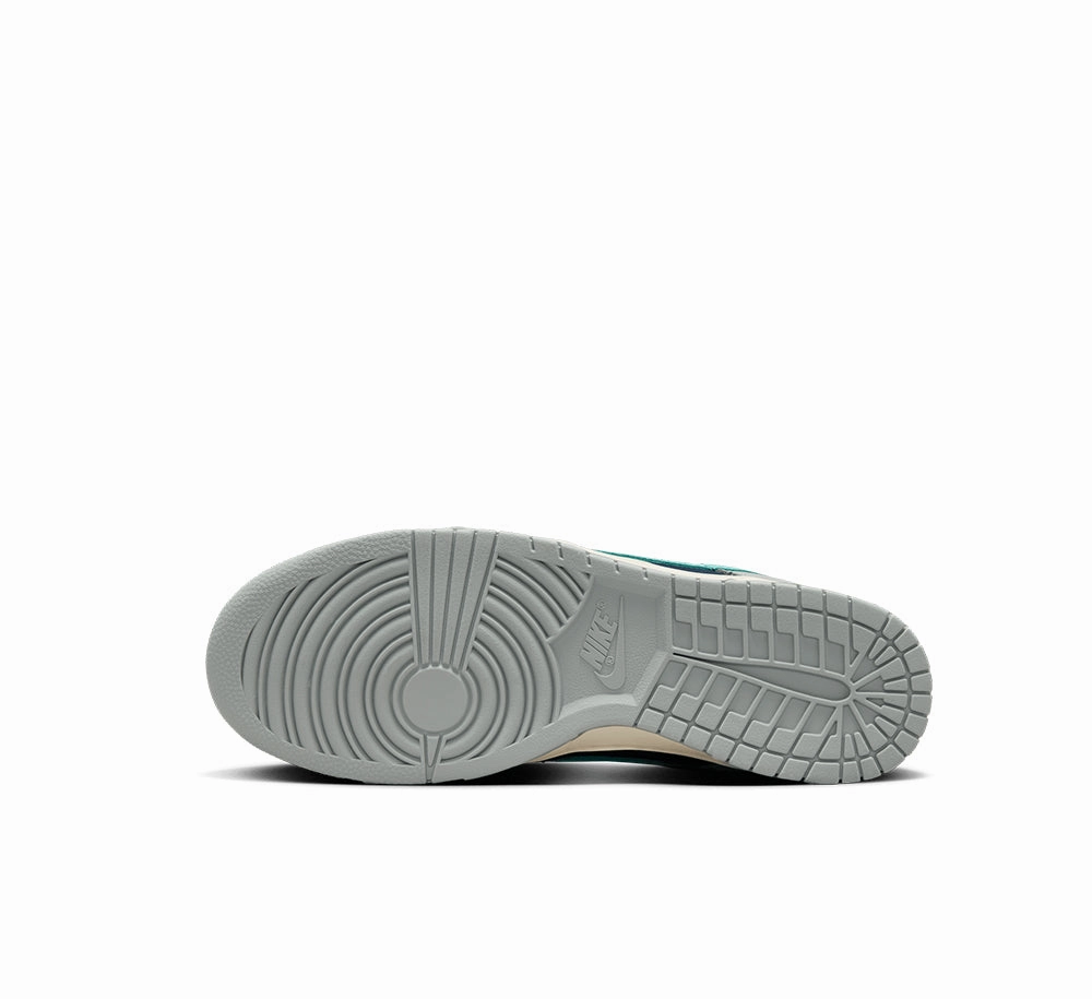 No Noise Nike Dunk Low Retro Premium