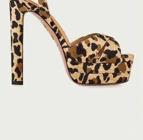 Strappy Style Women's Divine Plateau Sandal In Beige