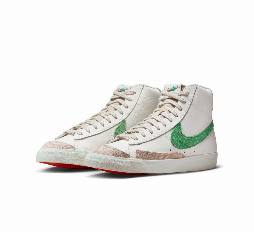 Stretch Step Chic Form NIKE BLAZER MID '77 VINTAGE