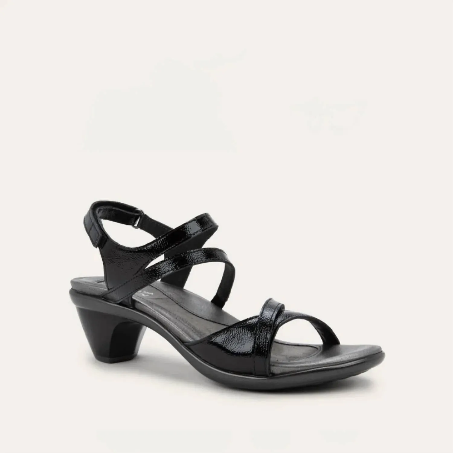 Women's Limit Sandals - Medium In Black Crinkle Patent Grace Step Sophisticated Design
