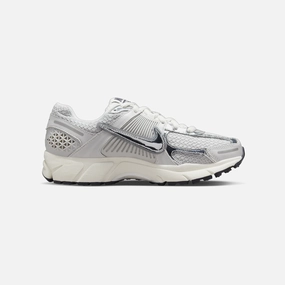Nike Air Zoom Vomero 5 'Photon Dust Metallic Silver' WMNS Rain Step Sleek Aesthetic