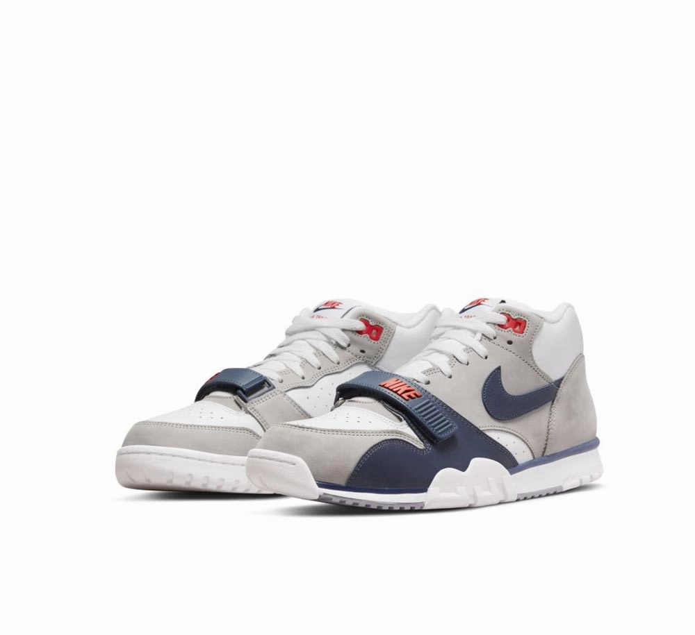 Relaxed Design NIKE AIR TRAINER 1