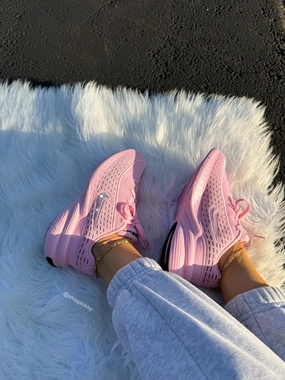 Minimalist Outfit Ocean Path Bubblegum Pink Swarovski Womens Girls Nike Shoes