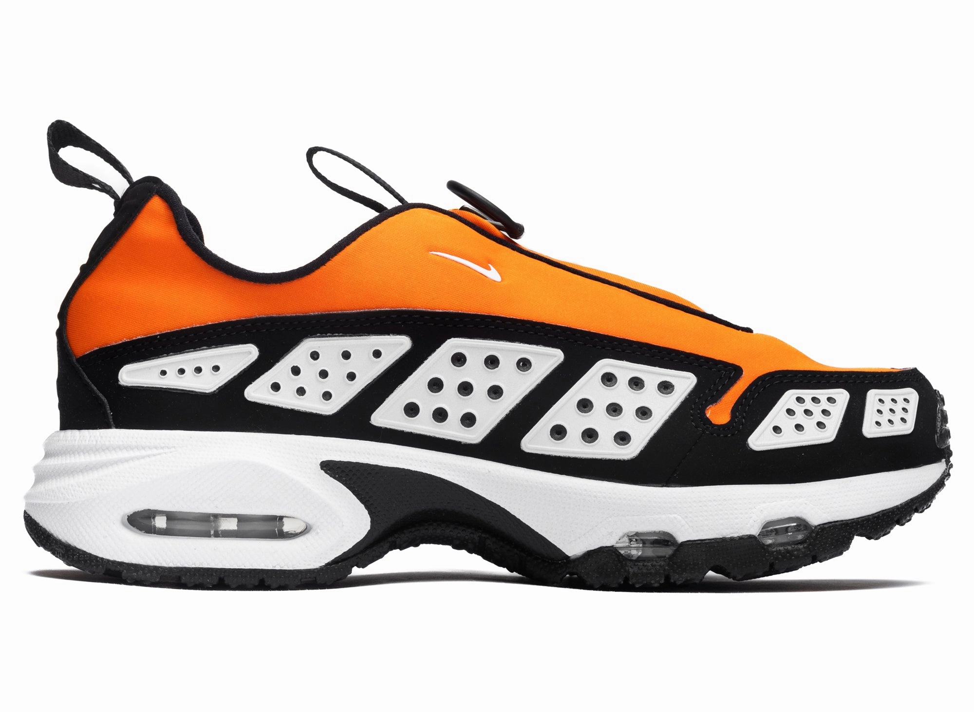 Dynamic Style Airflow Channeling Women's Nike Air Max SNDR