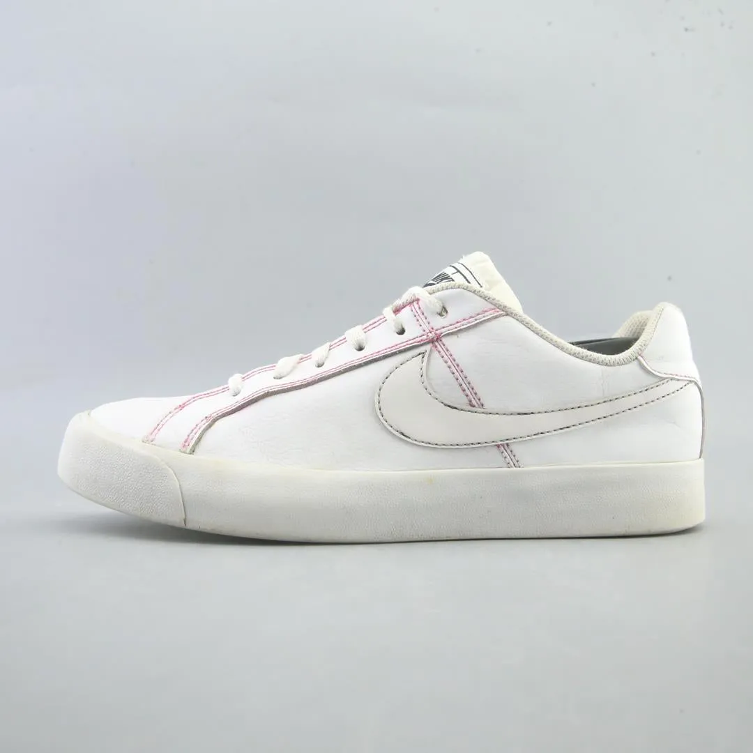 NIKE COURT ROYALE Office Fit Block Hike