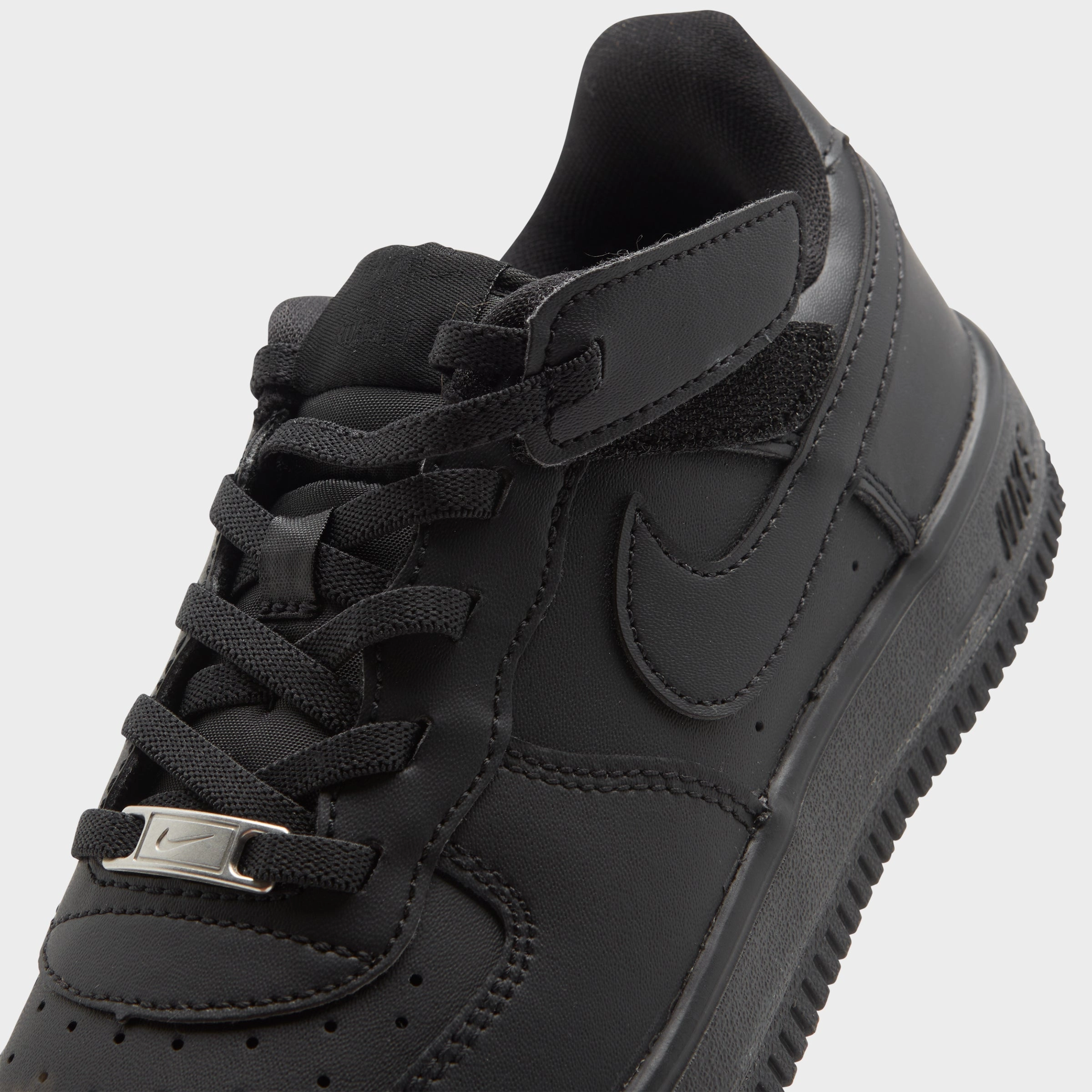 Air Cushion Technology Impact Resistant Construction Nike Air Force 1 Low EasyOn PS Black / Black