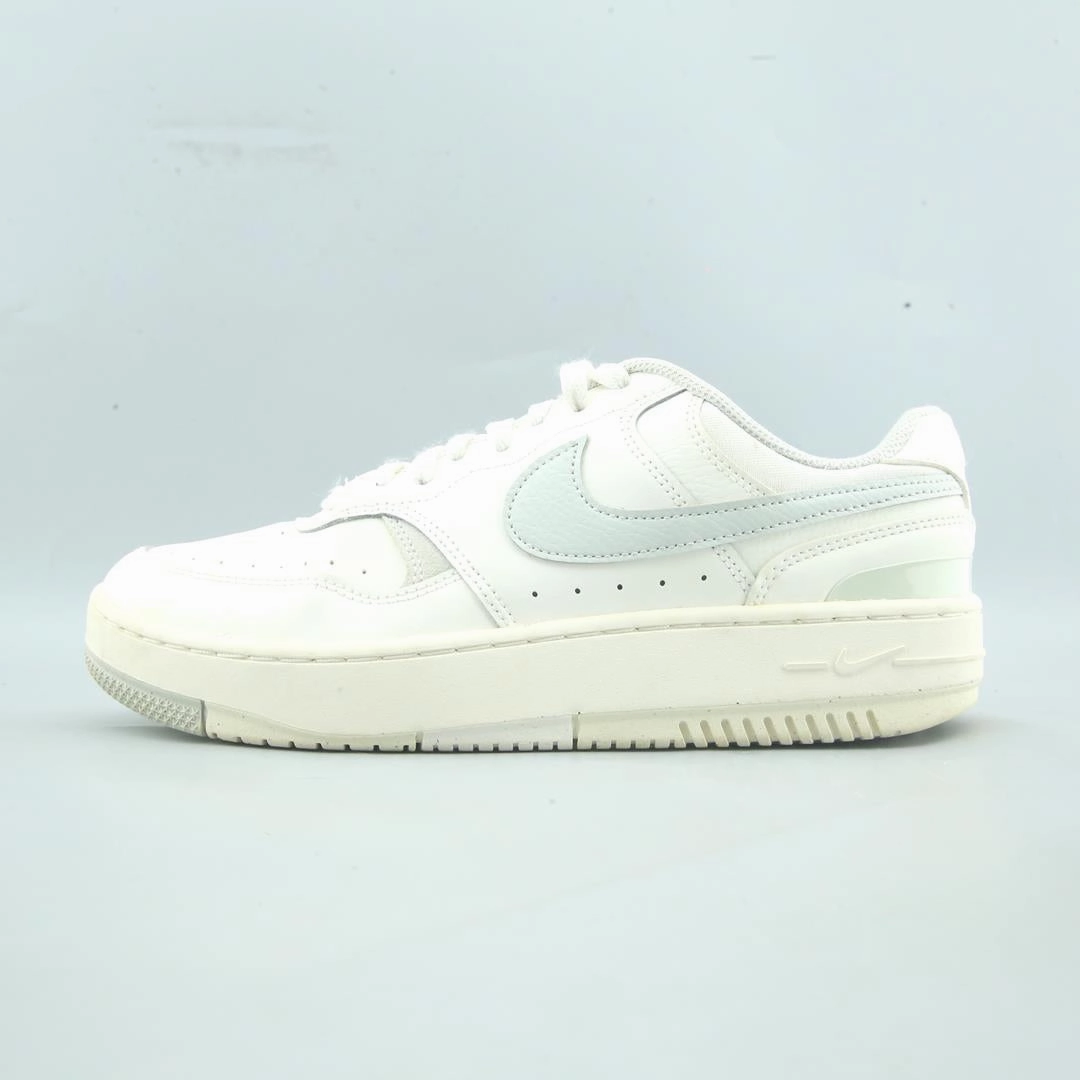 Effortless Walk NIKE GAMMA FORCE