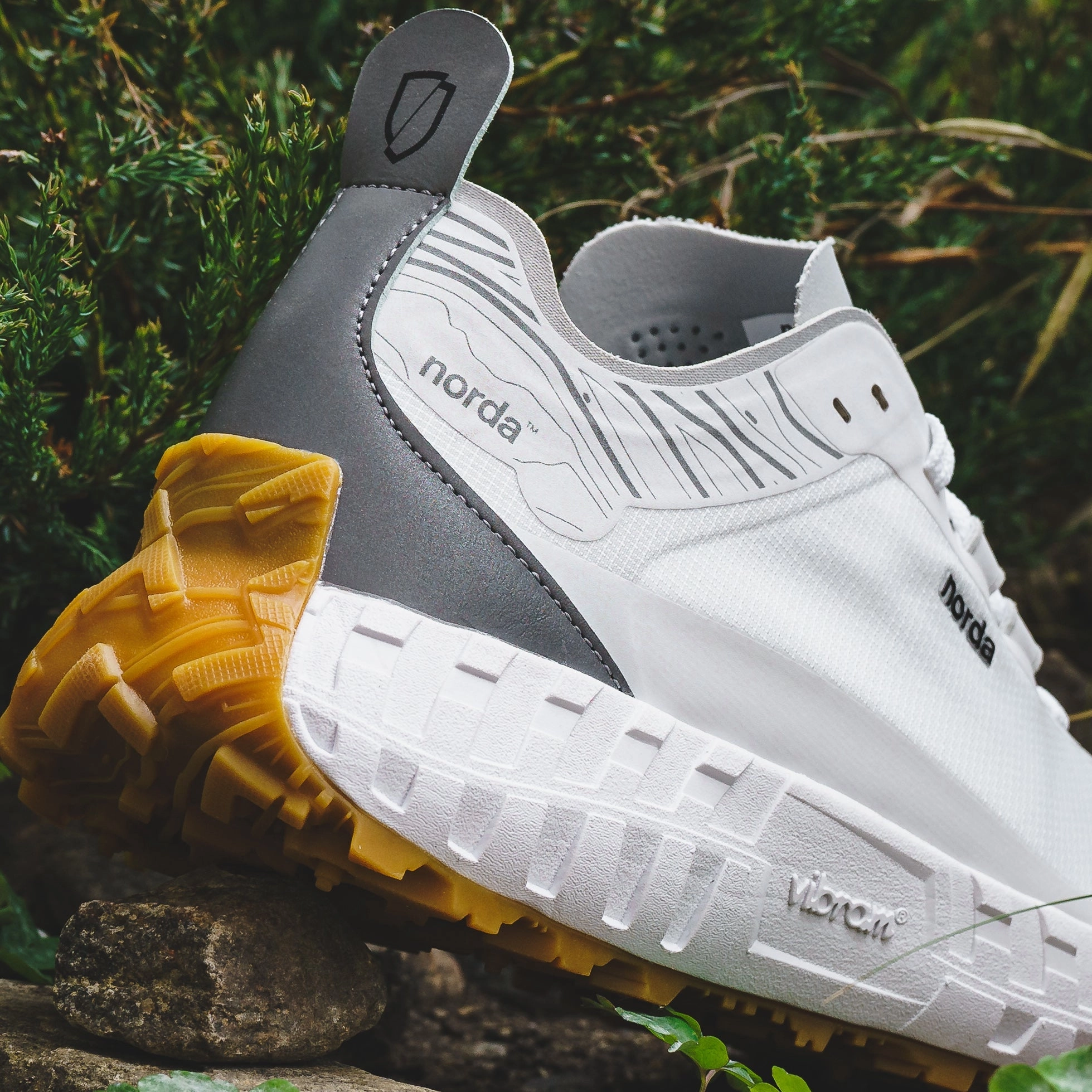 Norda Men 001 White Gum Traction Grip