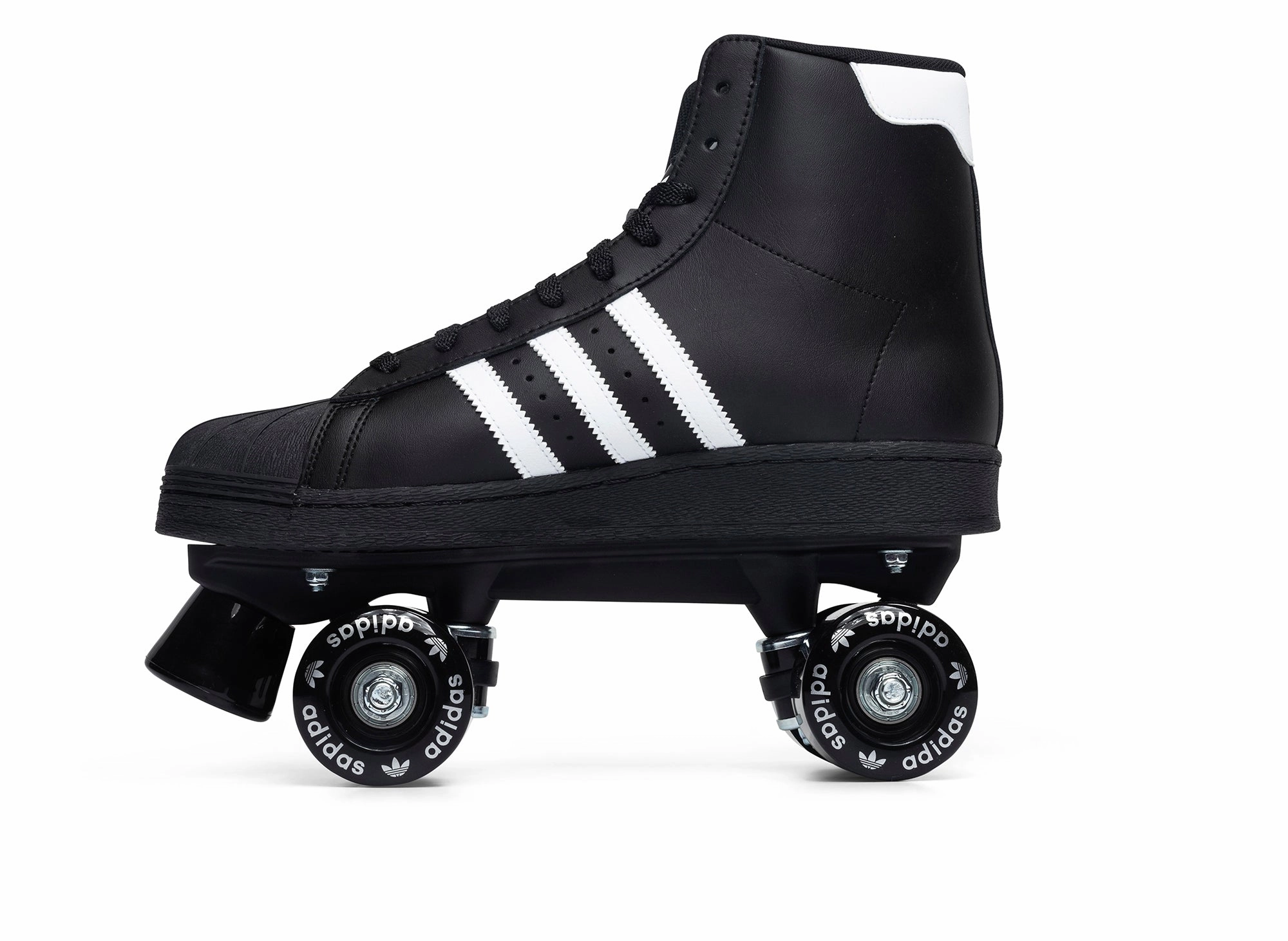 Effortless Step Women's Adidas Superstar 82 Skate