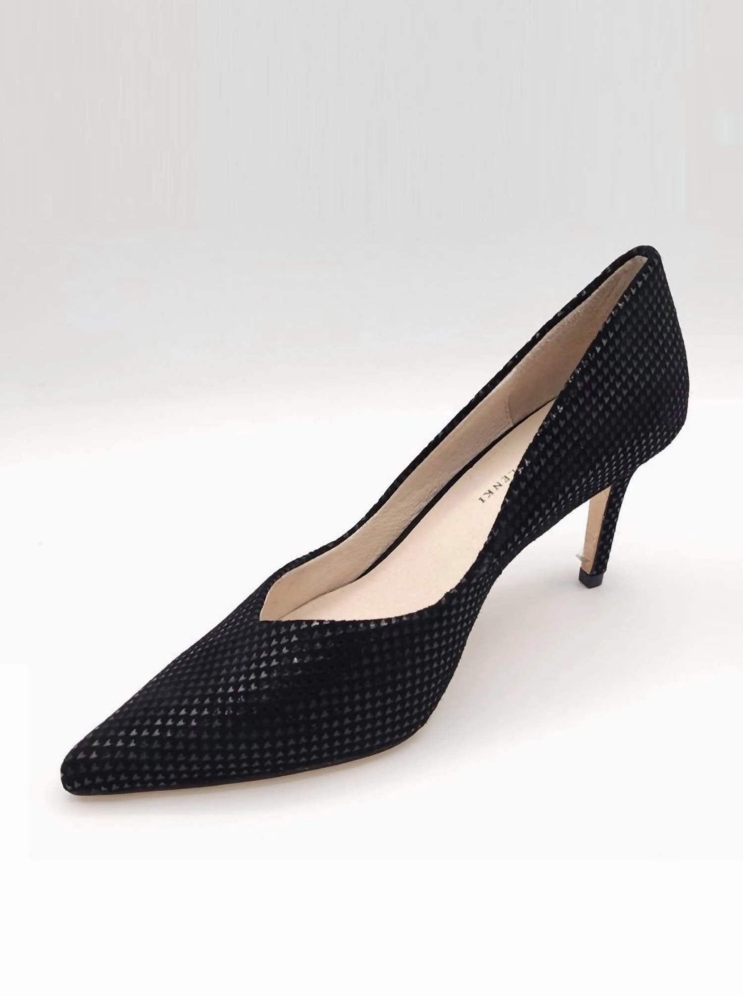 Trendy Vibe Women's Franky Pump Shoes In Black Micro Heart