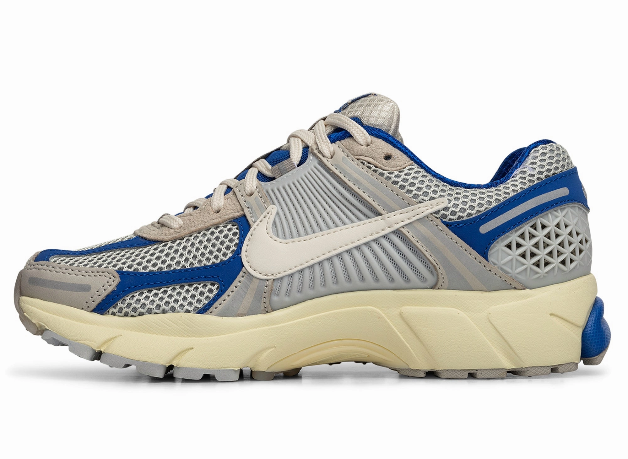 Women's Nike Zoom Vomero 5 Quiet Move