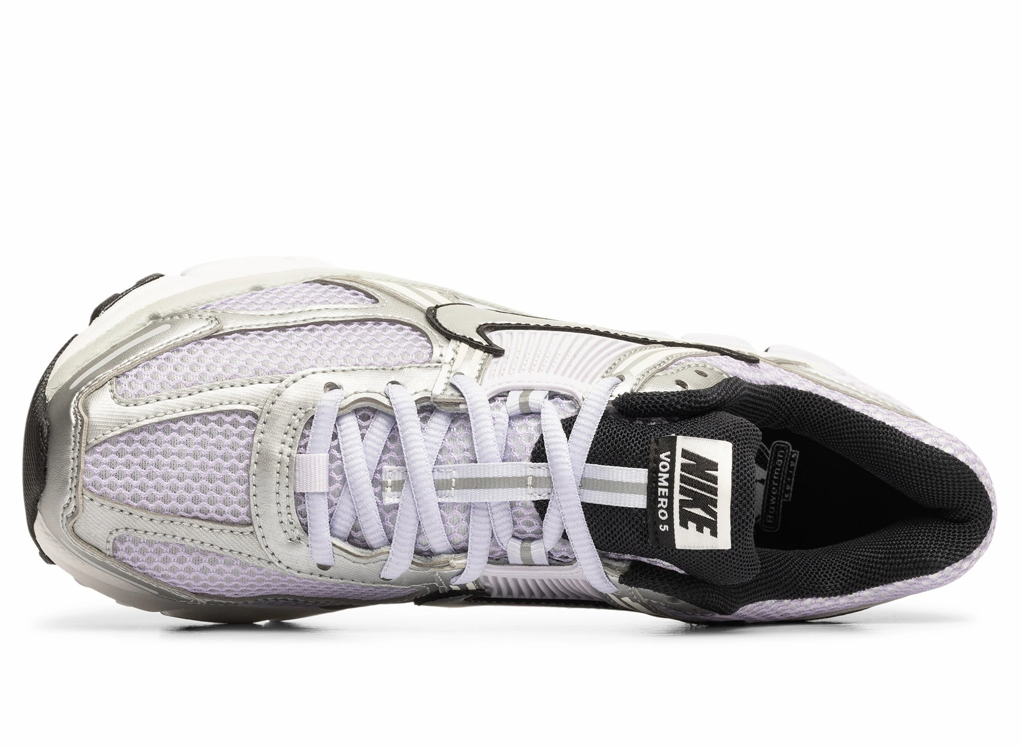 Women's Nike Zoom Vomero 5 Tidy look