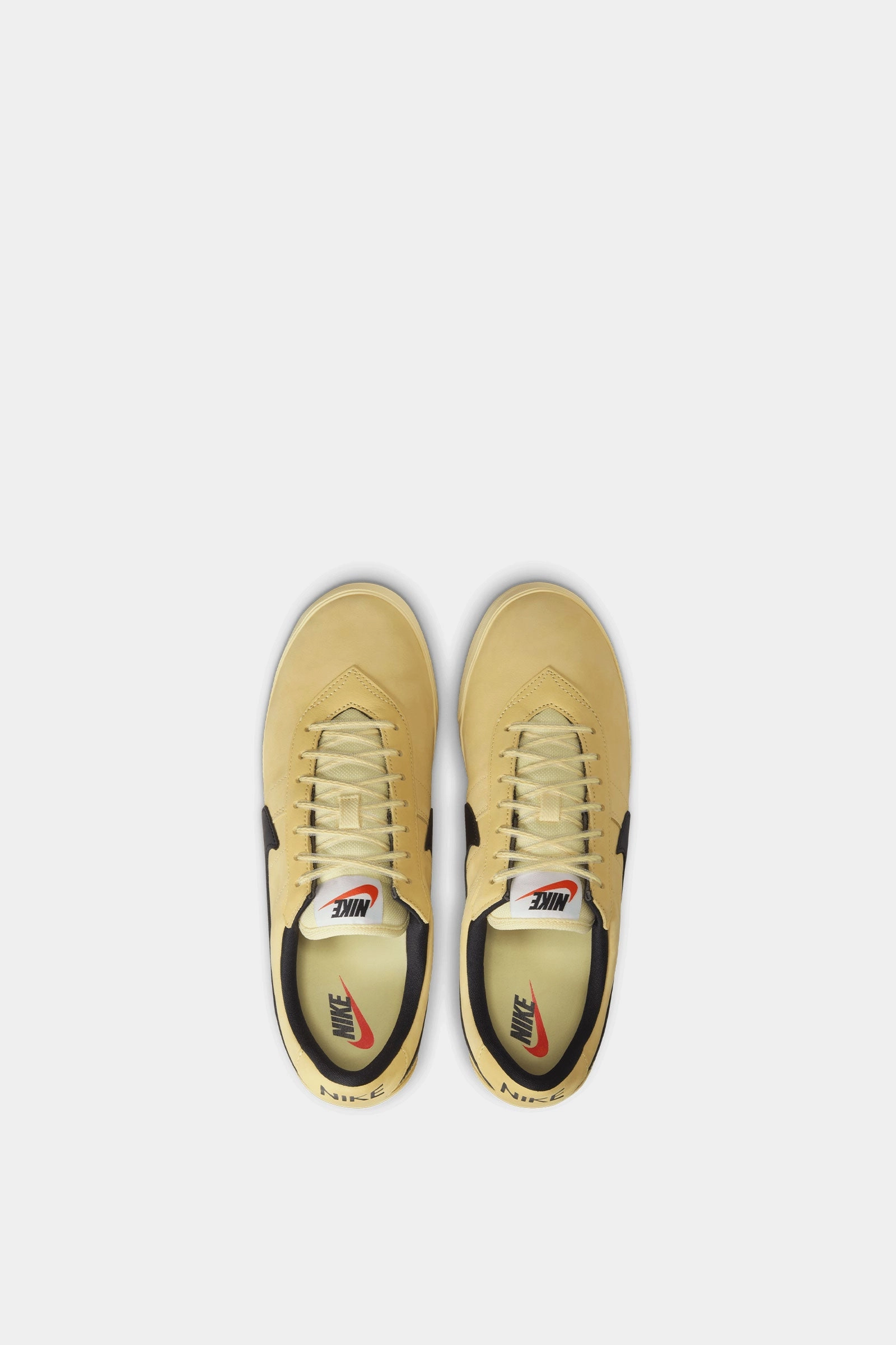 Airport Style Nike Astrograbber